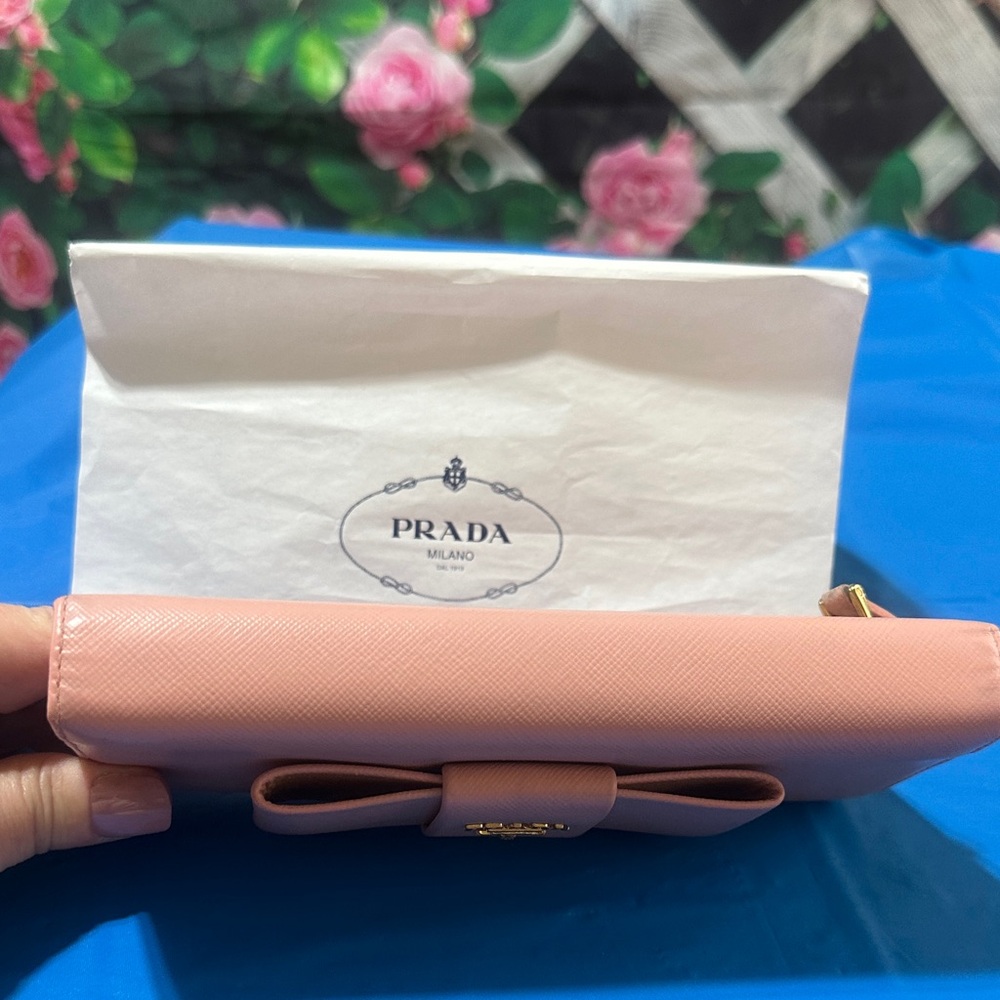 Prada Pink Saffiano Bow Continental Wallet with Gold Logo Box COA - Picture 2 of 14